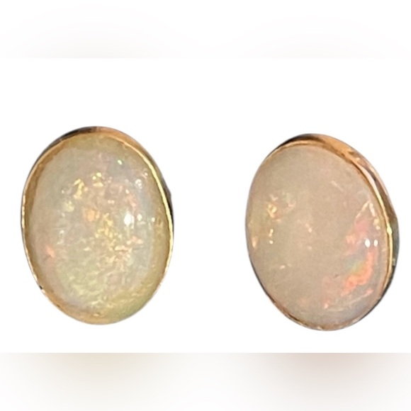 14K Opal Stud Earrings Yellow Gold Minimalist Oval Shaped Pierced Earrings - Picture 1 of 8